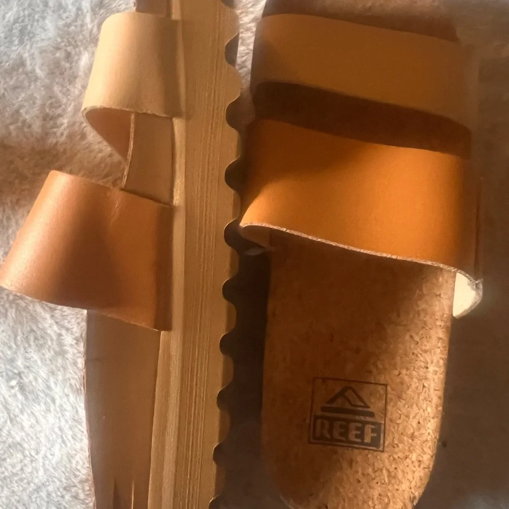 Reef Two-Tone Vista Hi Platform Sandals NWOT - Picture 2 of 13